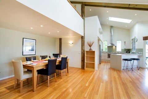 Tathra Beach House Holiday Apartments - Melbourne Tourism 1