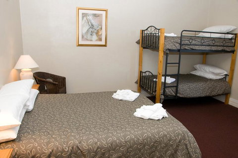 The Alpine Hotel - Melbourne Tourism 2