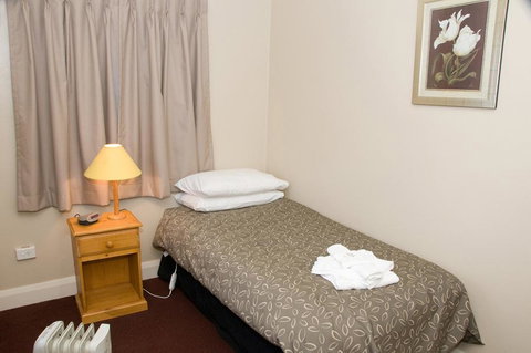 The Alpine Hotel - Melbourne Tourism 3