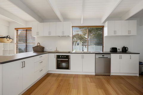 THE ASHMAN HOUSE - Modern And Close To Town - Melbourne Tourism 2