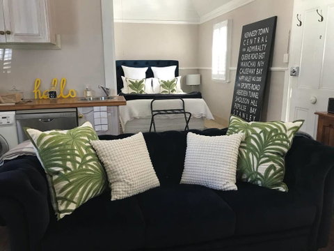 The Bakers Cottage - Melbourne Tourism 0