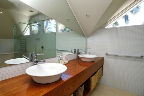 THE BEACH HOUSE - Melbourne Tourism 0