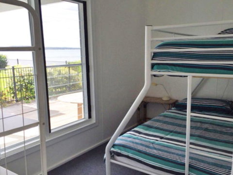 The Beach House' 169 Soldiers Point Road - Right On The Waterfront - Melbourne Tourism 1