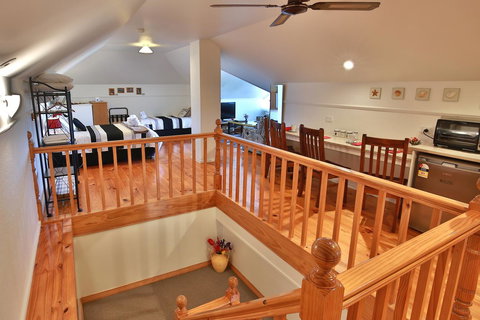 Stamps Of Stanley - Melbourne Tourism 1