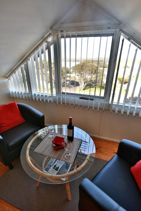 Stamps Of Stanley - Melbourne Tourism 12