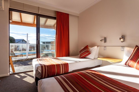 Beachfront Bicheno - Melbourne Tourism 25