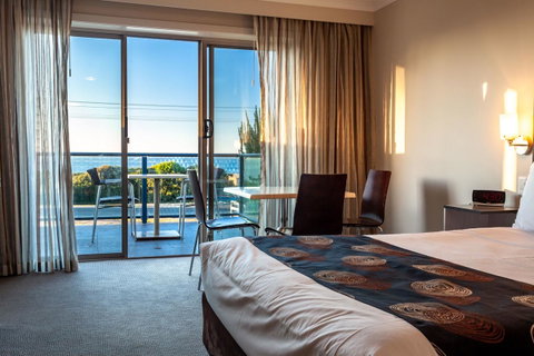 Beachfront Bicheno - Melbourne Tourism 6