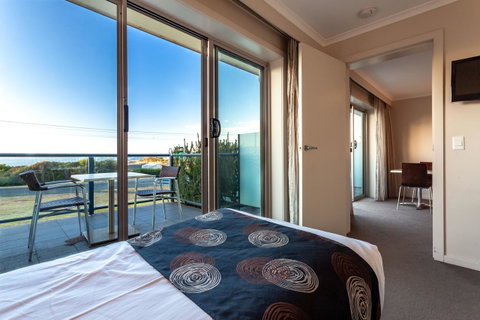 Beachfront Bicheno - Melbourne Tourism 8