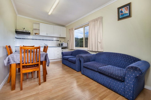 Wintersun Gardens Motel - Melbourne Tourism 19