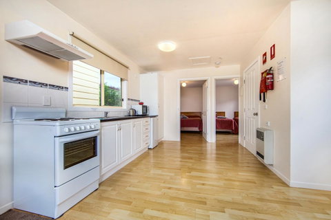 Wintersun Gardens Motel - Melbourne Tourism 43