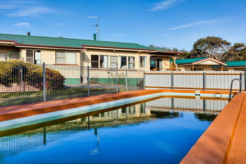 Wintersun Gardens Motel - Melbourne Tourism 14