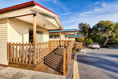 Wintersun Gardens Motel - Melbourne Tourism 6