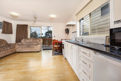 Wintersun Gardens Motel - Melbourne Tourism 35