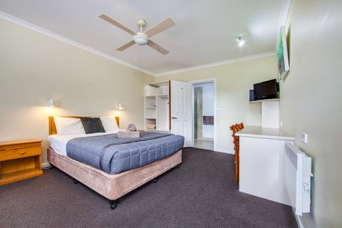Wintersun Gardens Motel - Melbourne Tourism 40