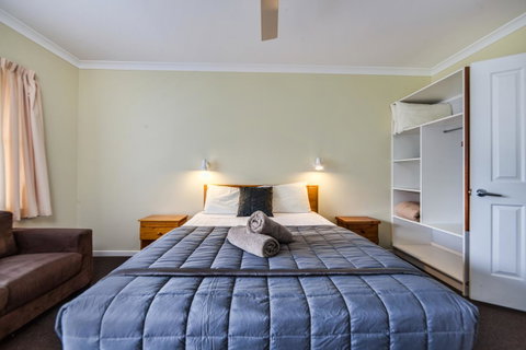 Wintersun Gardens Motel - Melbourne Tourism 1