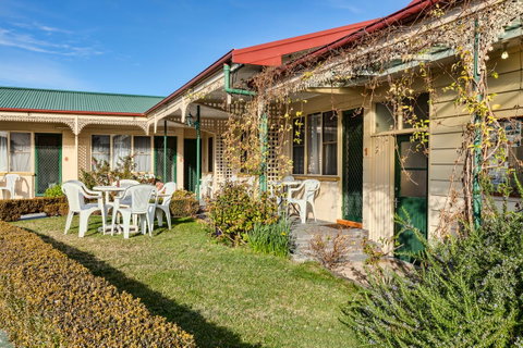 Wintersun Gardens Motel - Melbourne Tourism 24