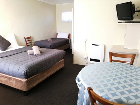 Wintersun Gardens Motel - Melbourne Tourism 11