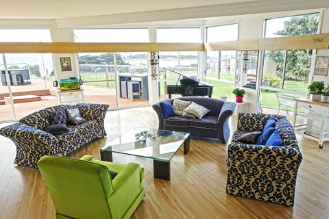 Diamond Island Resort - Melbourne Tourism 12
