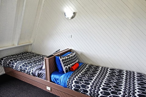 Diamond Island Resort - Melbourne Tourism 13