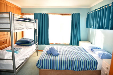 Bicheno Backpackers - Melbourne Tourism 13