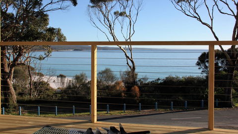 KINGFISHER COTTAGE Beachfront At The Binalong Bay - Melbourne Tourism 6