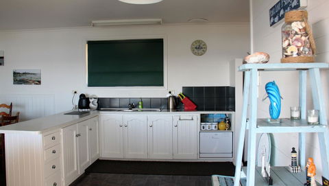 KINGFISHER COTTAGE Beachfront At The Binalong Bay - Melbourne Tourism 20