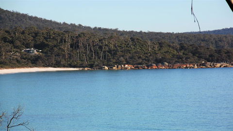 KINGFISHER COTTAGE Beachfront At The Binalong Bay - Melbourne Tourism 12