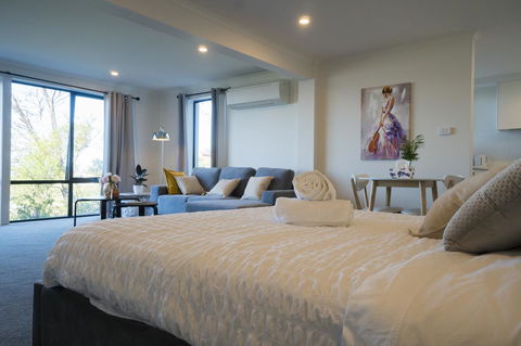 Amazing Sea Views Luxury Guest House - Melbourne Tourism 1