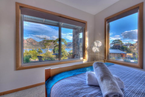Freycinet Stone Studio 3 - Feldspar - Melbourne Tourism 1