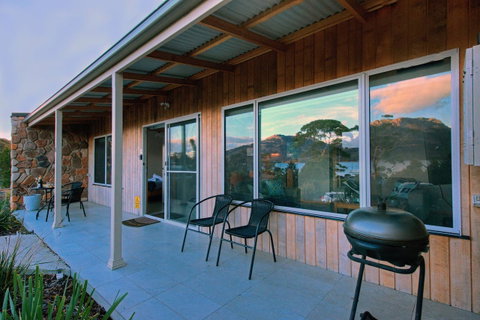 Freycinet Stone Studio 3 - Feldspar - Melbourne Tourism 5