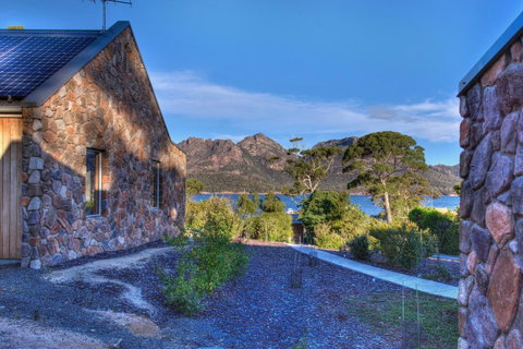 Freycinet Stone Studio 3 - Feldspar - Melbourne Tourism 3