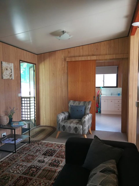 Hilltop Cottages - Melbourne Tourism 14