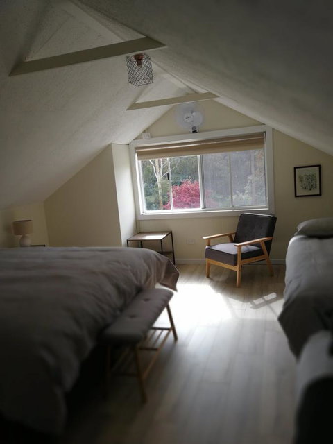 Hilltop Cottages - Melbourne Tourism 3