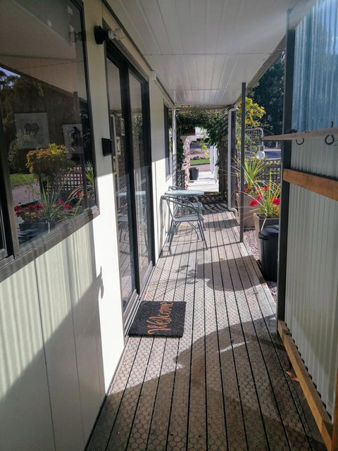 Hilltop Cottages - Melbourne Tourism 19