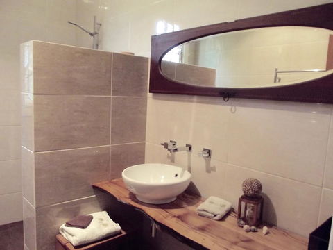 Eden Orchard & Farmstay - Melbourne Tourism 9