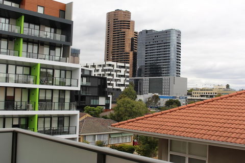 Poplar Box Hill Apartment - Melbourne Tourism 1