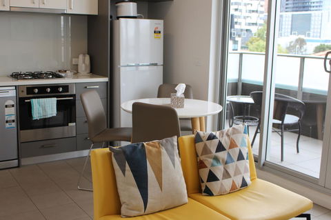 Poplar Box Hill Apartment - Melbourne Tourism 2