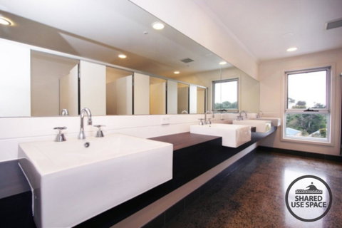 The Island Accommodation - Melbourne Tourism 4