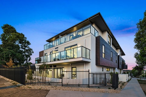 Manhattan Apartments - Notting Hill - Melbourne Tourism 0