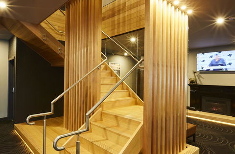 Mornington Hotel - Melbourne Tourism 12