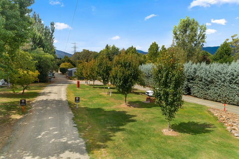 Bright Riverside Holiday Park - Melbourne Tourism 16
