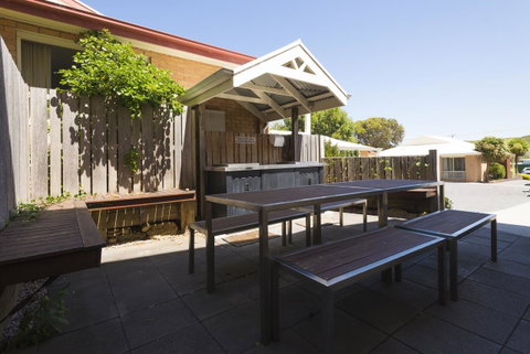 Port Campbell Parkview Motel & Apartments - Melbourne Tourism 38