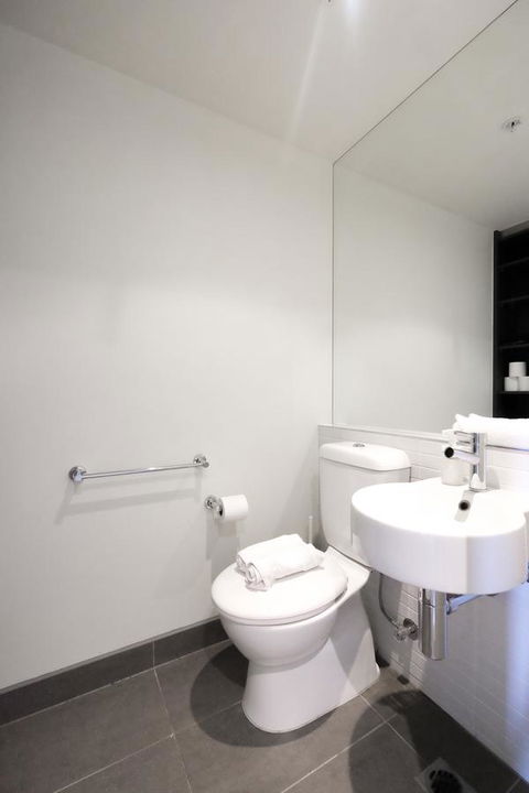 Mono Apartments On Franklin Street - Melbourne Tourism 11
