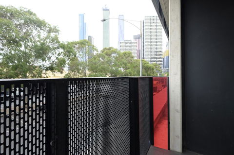 Mono Apartments On Franklin Street - Melbourne Tourism 4