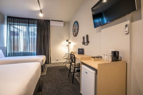 Nightcap At Keysborough Hotel - Melbourne Tourism 24