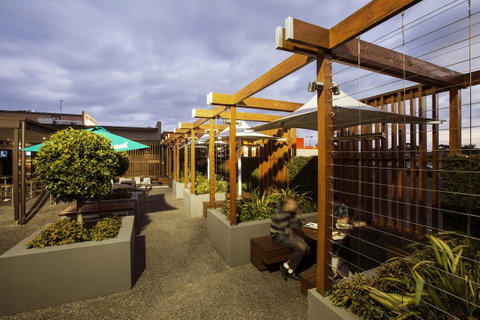 Nightcap At Keysborough Hotel - Melbourne Tourism 6