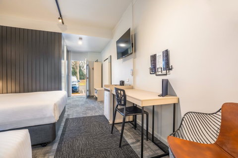 Nightcap At Keysborough Hotel - Melbourne Tourism 18