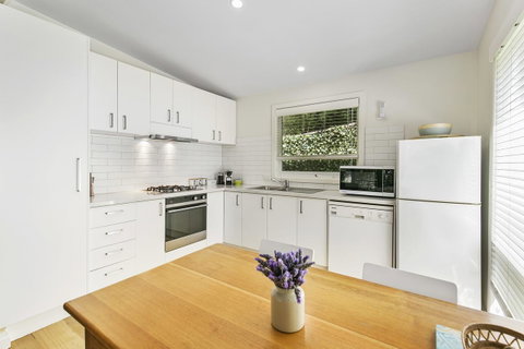 Bilinga Cottages - Melbourne Tourism 6