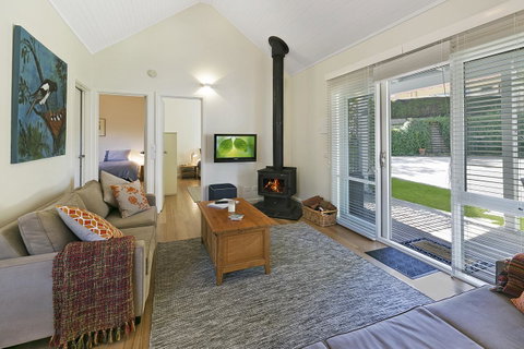 Bilinga Cottages - Melbourne Tourism 9