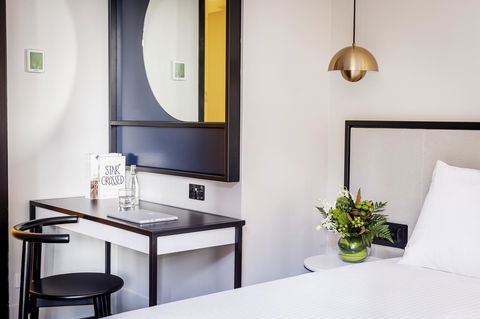 Brady Hotels Jones Lane - Melbourne Tourism 10